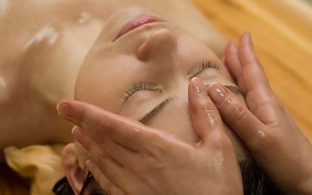 Hair Treatment: The Magic of Hot Oil Head Massage